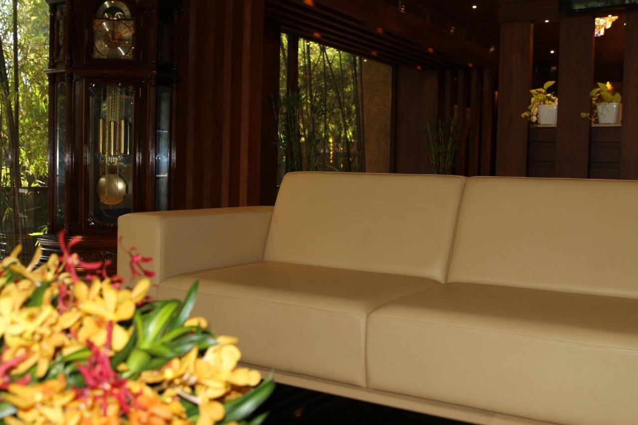 Retrieve Health & Wellness Hotel Kochi Bagian luar foto